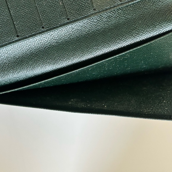 AUTH Louis Vuitton Green Taiga Leather Long Wallet Check Book Bill Credit Card - Picture 9 of 9